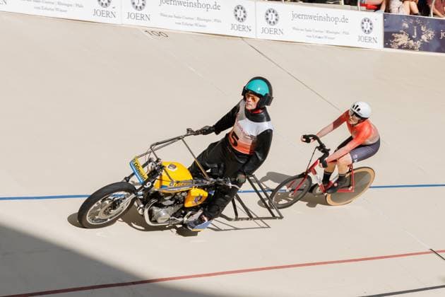 Viktor filutas HUN behind Peter Bäuerlein GER, Pacemaker , 06 09 2025, Erfurt Germany , Track Cycling, Stand-up and Derny European Championships 2025 xprx