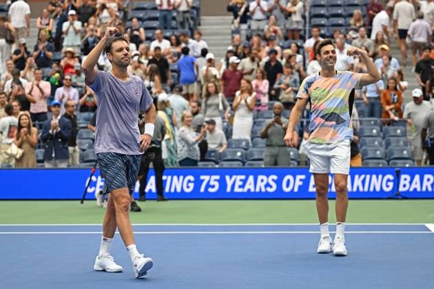 (250907) -- NEW YORK, Sept. 7, 2025 -- Marcel Granollers (R) Horacio Zeballos celebrate after winning the men s doubles final match between Marcel Granollers of Spain Horacio Zeballos of Argentina and Joe Salisbury Neal Skupski of Britain at the 2025 US Open tennis championships in New York, the United States, Sept. 6, 2025. ) (SP)U.S.-NEW YORK-TENNIS-US OPEN-MEN S DOUBLES-FINAL LixRui 