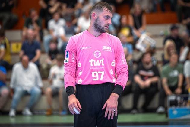 Deutschland: Handball 2. Bundesliga 2025 26, 06.09.2025, 2. Spieltag - HSG Krefeld Niederrhein vs Die Eulen Ludwigshafen - Sporthalle Glockenspitz (Krefeld), Å½iga UrbiÄ Ziga Urbic (Die Eulen Ludwigshafen, 97) Copyright: xMarkusxVerwimpx
