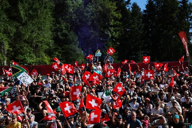 2025 UCI Mountain Bike World Championships Picture by Alex Whitehead SWpix.com - 07 09 2025 - Cycling - 2025 UCI Mountain Bike World Championships - Downhill - ChampÃ ry, Valais, Switzerland - Women Elite Final - Swiss Fans in the crowd Copyright: x xSWpix.comx(t axPhotographyxHubxLtd)xAlexxWhitehead SWpix.comx SWP-3030-2415