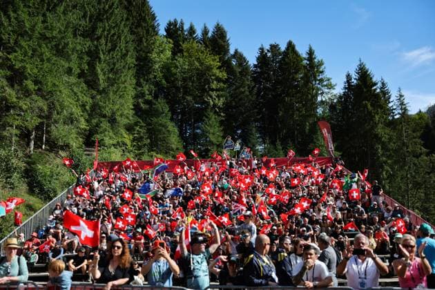 2025 UCI Mountain Bike World Championships Picture by Alex Whitehead SWpix.com - 07 09 2025 - Cycling - 2025 UCI Mountain Bike World Championships - Downhill - ChampÃ ry, Valais, Switzerland - Women Elite Final - Swiss Fans in the crowd Copyright: x xSWpix.comx(t axPhotographyxHubxLtd)xAlexxWhitehead SWpix.comx SWP-3030-2417