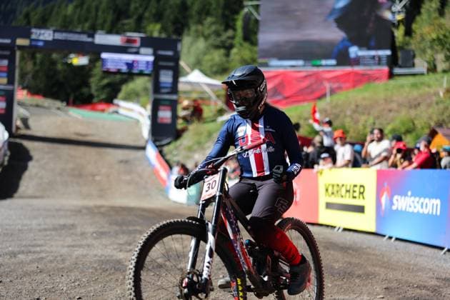 2025 UCI Mountain Bike World Championships Picture by Alex Whitehead SWpix.com - 07 09 2025 - Cycling - 2025 UCI Mountain Bike World Championships - Downhill - ChampÃ ry, Valais, Switzerland - Women Elite Final - Abigail Hogie (United States) Copyright: x xSWpix.comx(t axPhotographyxHubxLtd)xAlexxWhitehead SWpix.comx SWP-3030-2433
