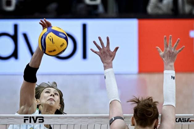 Japan v Brazil - FIVB Women’s World Volleyball Championship BANGKOK, THAILAND - SEPTEMBER 7: Yukiko Wada (13) of Japan competes during the FIVB Women s Volleyball World Championship, WM, Weltmeisterschaft bronze medal match between Japan and Brazil at the Huamark Indoor Stadium in Bangkok, Thailand on September 7, 2025. Mustafa Hatipoglu Anadolu Bangkok Thailand. Editorial use only. Please get in touch for any other usage.  Copyright: x2025xAnadoluxMustafaxHatipoglux