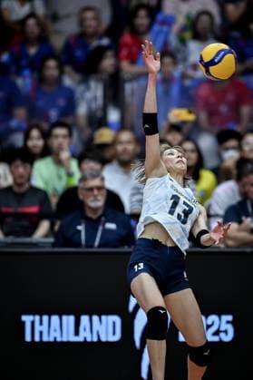 Japan v Brazil - FIVB Women’s World Volleyball Championship BANGKOK, THAILAND - SEPTEMBER 7: Yukiko Wada (13) of Japan competes during the FIVB Women s Volleyball World Championship, WM, Weltmeisterschaft bronze medal match between Japan and Brazil at the Huamark Indoor Stadium in Bangkok, Thailand on September 7, 2025. Mustafa Hatipoglu Anadolu Bangkok Thailand. Editorial use only. Please get in touch for any other usage.  Copyright: x2025xAnadoluxMustafaxHatipoglux