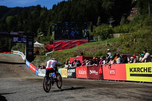 2025 UCI Mountain Bike World Championships Picture by Alex Whitehead SWpix.com - 07 09 2025 - Cycling - 2025 UCI Mountain Bike World Championships - Downhill - ChampÃ ry, Valais, Switzerland - Women Elite Final - Phoebe Gale (Great Britain) Copyright: x xSWpix.comx(t axPhotographyxHubxLtd)xAlexxWhitehead SWpix.comx SWP-3030-2491