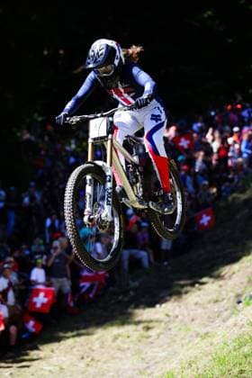 2025 UCI Mountain Bike World Championships Picture by Ed Sykes SWpix.com - 07 09 2025 - Cycling - 2025 UCI Mountain Bike World Championships - Downhill - ChampÃ ry, Valais, Switzerland - Women Elite Final - Anna Newkirk (United States) Copyright: x xSWpix.comx(t axPhotographyxHubxLtd)xEdxSykes SWpix.comx SWP-3030-2504