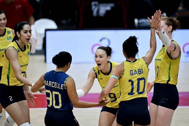 Japan v Brazil - FIVB Women’s World Volleyball Championship BANGKOK, THAILAND - SEPTEMBER 7: Players of Brazil celebrate after a point during the FIVB Women s Volleyball World Championship, WM, Weltmeisterschaft bronze medal match between Japan and Brazil at the Huamark Indoor Stadium in Bangkok, Thailand on September 7, 2025. Mustafa Hatipoglu Anadolu Bangkok Thailand. Editorial use only. Please get in touch for any other usage.  Copyright: x2025xAnadoluxMustafaxHatipoglux