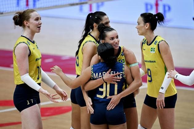 Japan v Brazil - FIVB Women’s World Volleyball Championship BANGKOK, THAILAND - SEPTEMBER 7: Players of Brazil celebrate during the FIVB Women s Volleyball World Championship, WM, Weltmeisterschaft bronze medal match between Japan and Brazil at the Huamark Indoor Stadium in Bangkok, Thailand on September 7, 2025. Mustafa Hatipoglu Anadolu Bangkok Thailand. Editorial use only. Please get in touch for any other usage.  Copyright: x2025xAnadoluxMustafaxHatipoglux