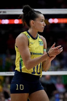 Japan v Brazil - FIVB Women’s World Volleyball Championship BANGKOK, THAILAND - SEPTEMBER 7: Gabriela Braga Guimaraes (10) of Brazil celebrate during the FIVB Women s Volleyball World Championship, WM, Weltmeisterschaft bronze medal match between Japan and Brazil at the Huamark Indoor Stadium in Bangkok, Thailand on September 7, 2025. Mustafa Hatipoglu Anadolu Bangkok Thailand. Editorial use only. Please get in touch for any other usage.  Copyright: x2025xAnadoluxMustafaxHatipoglux