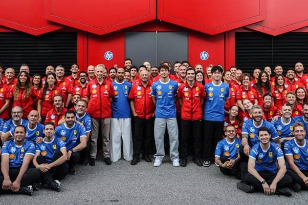 September 7, 2025, Monza, Italy: Charles Leclerc, Lewis Hamilton, Frederic Vasseur and members of Scuderia Ferrari team pose for a group photo prior to the F1 Grand Prix of Italy at Autodromo Nazionale Monza on September 07, 2025 in Monza, Italy Monza Italy - ZUMAz156 0832800025st Copyright: xBeataxZawrzelx