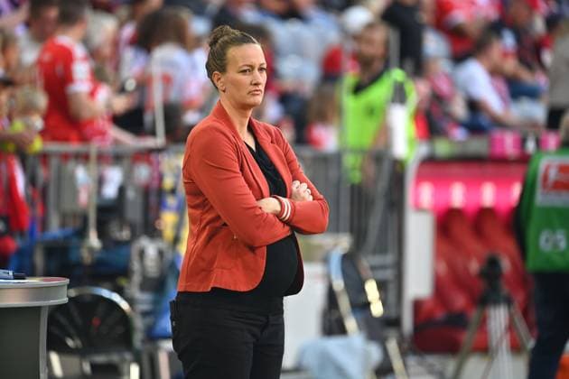 Almuth SCHULT, ARD football expert, single image,cropped single motif,half figure,half figure Football Google Pixel Womens Bundesliga Season 2025 2026, 1 Matchday, Matchday01 FC Bayern Muenchen Women Bayer Leverkusen 2 0 on 06 09 2025 A L L I A N Z A R E N A