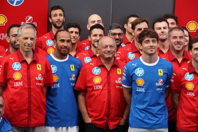 07 09 2025, Autodromo Nazionale Monza, Monza, FORMULA 1 PIRELLI GRAN PREMIO D™ITALIA 2025 , in the picture Ferrari group photo with Charles Leclerc MCO , Scuderia Ferrari HP, Lewis Hamilton GBR , Scuderia Ferrari HP and Team Principal Frederic Vasseur Scuderia Ferrari Photo by Alessandro Martellotta Hasan Bratic DeFodi Images