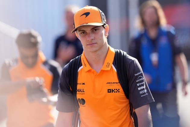 F1 Grand Prix of Italy MONZA, ITALY - SEPTEMBER 07: Oscar Piastri of Australia and McLaren Team arrives at the paddock during the F1 Grand Prix of Italy at Autodromo Nazionale Monza on September 07, 2025 in Monza, Italy. Pier Marco Tacca Anadolu Monza Italy. Editorial use only. Please get in touch for any other usage.  Copyright: x2025xAnadoluxPierxMarcoxTaccax