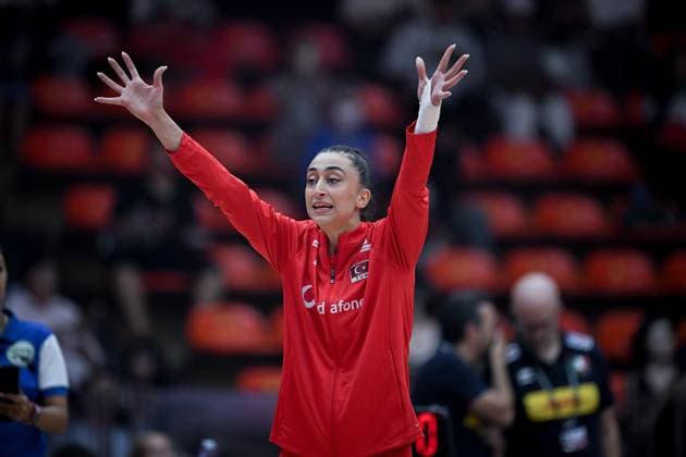 Turkiye v Italy - FIVB Women’s World Volleyball Championship BANGKOK, THAILAND - SEPTEMBER 7: Elif Sahin of Turkiye is seen ahead of the FIVB Women s Volleyball World Championship, WM, Weltmeisterschaft between Turkiye and Italy at the Huamark Indoor Stadium in Bangkok, Thailand on September 7, 2025. Mustafa Hatipoglu Anadolu Bangkok Thailand. Editorial use only. Please get in touch for any other usage.  Copyright: x2025xAnadoluxMustafaxHatipoglux