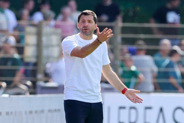 Coach Edmond Kapllani SC Freiburg gestures, Google Pixel Frauen Bundesliga, Werder Bremen vs SC Freiburg, Platz 11 am Weserstadion on September 07, 2025 in Bremen, Germany Photo by Marco Steinbrenner DeFodi Images Coach Edmond Kapllani SC Freiburg gestures, Google Pixel Womens Bundesliga, Werder Bremen vs SC Freiburg, Platz 11 am Weserstadion, September 7, 2025 in Bremen, Germany Photo by Marco Steinbrenner DeFodi Images DFB DFL REGULATIONS PROHIBIT ANY USE OF PHOTOGRAPHS AS IMAGE SEQUENCES AND OR QUASI VIDEO