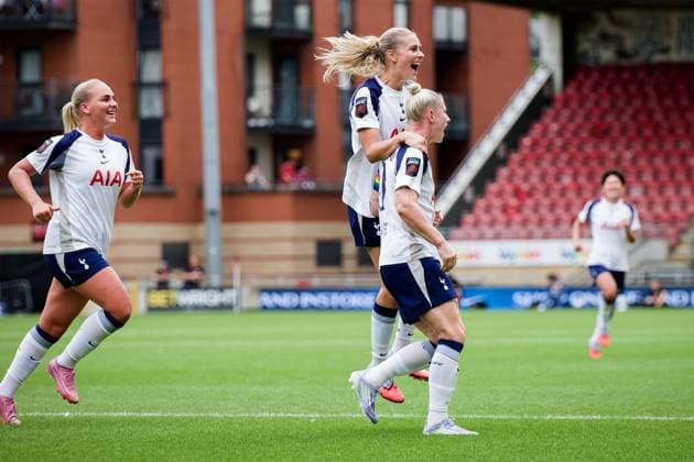 London, England, September 07 2025: Bethany England (9 Tottenham Hotspur) celebrates goal with Amanda Nilden (6 Tottenham Hotspur) during the Womens Super League game between Tottenham Hotspur and West Ham at Brisbane Road in London, England. (Photo by Pedro Porru Sports Press Photo SPP) Copyright: xPedroxPorrux xSPPx Sportspressphoto_SPR21864