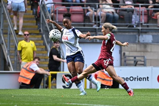 London, Eangland, September 07th 2025: Araya Dennis (30 Tottenham Women) in action during the Barclays Women s Super League game between Tottenham Hotspur vs West Ham United at BetWright Stadium in London (Yaroslav Dunka SPP) Copyright: xYaroslavxDunkax xSPPx spp-en-YaDuSp-DSC_457683
