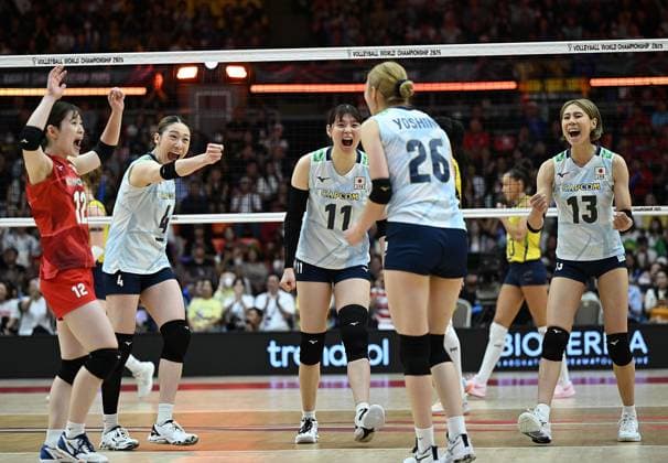 (250907) -- BANGKOK, Sept. 7, 2025 -- Players of Japan celebrate scoring during the final 3-4 match between Japan and Brazil at the Volleyball Women s World Championship, WM, Weltmeisterschaft in Bangkok, Thailand, Sept. 7, 2025. ) (SP)THAILAND-BANGKOK-VOLLEYBALL-WOMEN S WORLD CHAMPIONSHIP-FINAL 3-4-JAPAN VS BRAZIL HouxZhaokang 