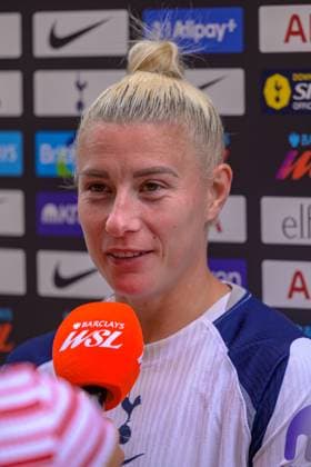 BetWright Stadium, Brisbane Road September 07 2025 Bethany England (9 Tottenham Hotspur) giving post match interview during the Barclays Women s Super League game between Tottenham Hotspur vs West Ham United at BetWright Stadium in London , England . (Photo by Keeran Marquis Sports Press Photo SPP) (Keeran Marquis SPP) Copyright: xKeeranxMarquis SPPx spp-en-KeMa-spp_KeeMar_wsl_thfc_vs_whfc_651