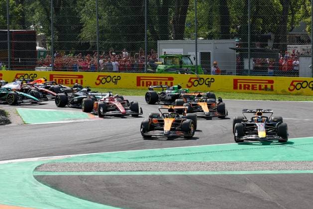 Start, Max Verstappen Oracle Red Bull Racing 1 , Lando Norris McLaren Formula 1 Team 4 , Oscar Piastri McLaren Formula 1 Team 81 , Charles Leclerc Scuderia Ferrari HP 16 , Race, Italian Grand Prix, Motorsport, Men, Formula 1, 07 09 2025 Monza Lombardy Italy Copyright: xkolbert-press ChristianxKolbertx