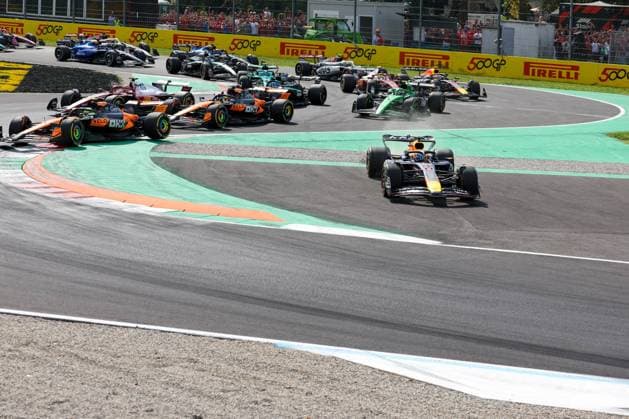 Start, Max Verstappen Oracle Red Bull Racing 1 , Lando Norris McLaren Formula 1 Team 4 , Oscar Piastri McLaren Formula 1 Team 81 , Charles Leclerc Scuderia Ferrari HP 16 , Race, Italian Grand Prix, Motorsport, Men, Formula 1, 07 09 2025 Monza Lombardy Italy Copyright: xkolbert-press ChristianxKolbertx
