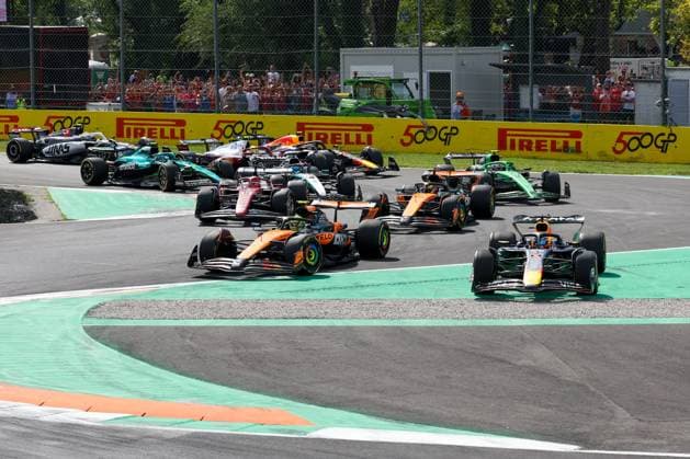 Start, Max Verstappen Oracle Red Bull Racing 1 , Lando Norris McLaren Formula 1 Team 4 , Oscar Piastri McLaren Formula 1 Team 81 , Charles Leclerc Scuderia Ferrari HP 16 , Race, Italian Grand Prix, Motorsport, Men, Formula 1, 07 09 2025 Monza Lombardy Italy Copyright: xkolbert-press ChristianxKolbertx
