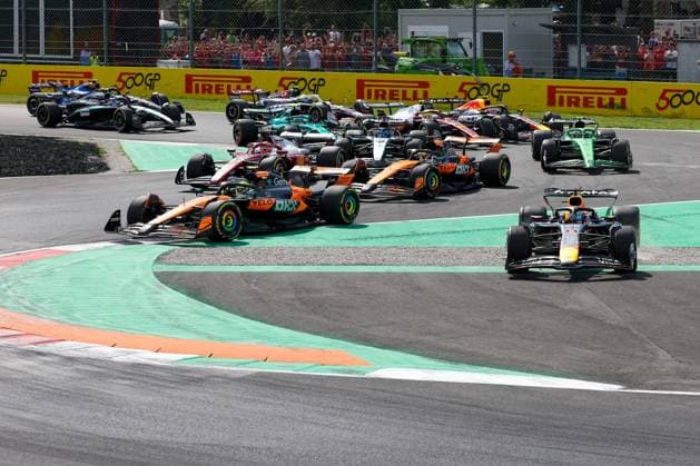 Start, Max Verstappen Oracle Red Bull Racing 1 , Lando Norris McLaren Formula 1 Team 4 , Oscar Piastri McLaren Formula 1 Team 81 , Charles Leclerc Scuderia Ferrari HP 16 , Race, Italian Grand Prix, Motorsport, Men, Formula 1, 07 09 2025 Monza Lombardy Italy Copyright: xkolbert-press ChristianxKolbertx