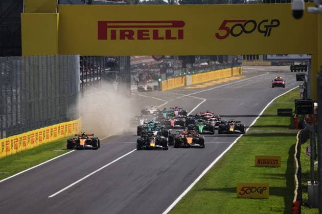 F1 - ITALIAN GRAND PRIX 2025 04 NORRIS Lando (gbr), McLaren F1 Team MCL39, action, 01 VERSTAPPEN Max (nld), Red Bull Racing RB21, action during the 2025 Formula 1 Pirelli Grand Premio d™Italia, 2025 Italian Grand Prix, 16th round of the 2025 FIA Formula One World Championship, WM, Weltmeisterschaft from September 5 to 7, 2025 on the Autodromo Nazionale Monza, in Monza, Italy - MonzaItaly  Copyright: xXavixBonillax