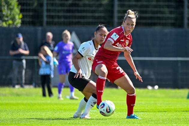 Picture shows from left to right Itgenshorst, Fiona B Mönchengladbach , Billa, Nicole VfB Stuttgart , 07 09 2025, Mönchengladbach, Soccer, 2 Women Bundesliga, Borussia Mönchengladbach VfB Stuttgart, DFB DFL REGULATIONS PROHIBIT ANY USE OF PHOTOGRAPHS AS IMAGE SEQUENCES AND OR QUASI VIDEO xklx