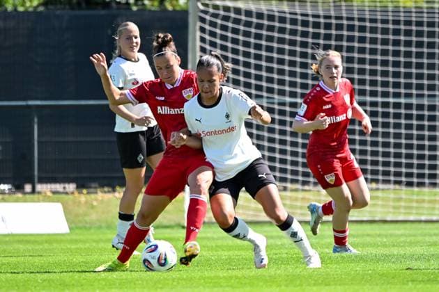 Picture shows from left to right Billa, Nicole VfB Stuttgart , Itgenshorst, Fiona B Mönchengladbach , 07 09 2025, Mönchengladbach, Soccer, 2 Frauen Bundesliga, Borussia Mönchengladbach VfB Stuttgart, DFB DFL REGULATIONS PROHIBIT ANY USE OF PHOTOGRAPHS AS IMAGE SEQUENCES AND OR QUASI VIDEO xklx