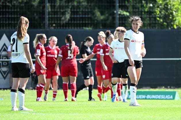Goal celebration VfB Stuttgart, Disappointment at B Mönchengladbach Bartsch, Kristina B Mönchengladbach , 07 09 2025, Mönchengladbach, Football, 2 Frauen Bundesliga, Borussia Mönchengladbach VfB Stuttgart, DFB DFL REGULATIONS PROHIBIT ANY USE OF PHOTOGRAPHS AS IMAGE SEQUENCES AND OR QUASI VIDEO xklx
