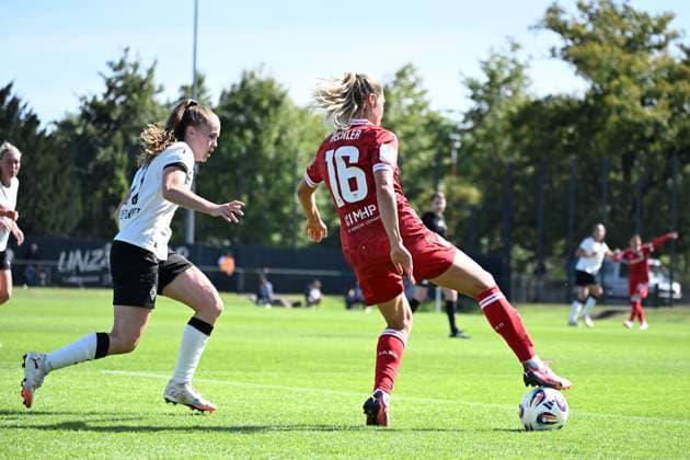 Picture shows from left to right Celissen, Elize B Mönchengladbach , Babic, Emma VfB Stuttgart , 07 09 2025, Mönchengladbach, Soccer, 2 Women Bundesliga, Borussia Mönchengladbach VfB Stuttgart, DFB DFL REGULATIONS PROHIBIT ANY USE OF PHOTOGRAPHS AS IMAGE SEQUENCES AND OR QUASI VIDEO xklx
