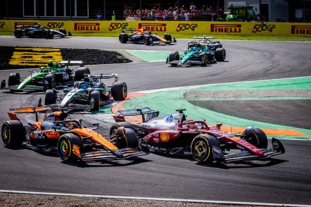 F1 ITALIAN GRAND PRIX SUNDAY Charles Leclerc of Monaco and Scuderia Ferrari, Oscar Piastri of Australia and McLaren during the sunday s race of the F1 Grand Prix of Italy - Formula 1 Pirelli Gran Premio D Italia 2025 at Autodromo Nazionale Monza Circuit on September 07, 2025, in Monza, Italy. Copyright: xx 080A1633
