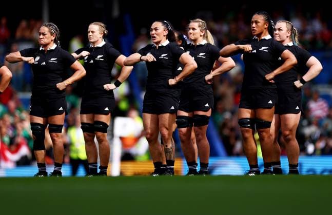 New Zealand players perform the Haka before the match. New Zealand v Ireland, Women s Rugby World Cup, Group C, Rugby Union, American Express Community Stadium, Brighton, UK - 07 Sept 2025Brighton American Express Community Stadi United Kingdom EDITORIAL USE ONLY No use with unauthorised audio, video, data, fixture lists, club league logos or live services. Online in-match use limited to 120 images, no video emulation. No use in betting, games or single club league player publications.  Copyright: xJamesxMarsh Shutterstockx 15471216ab