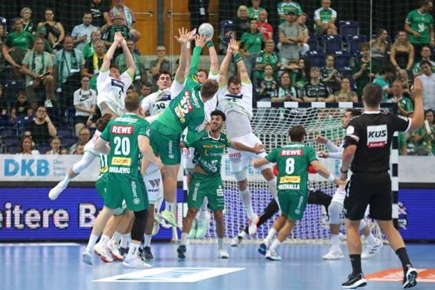 DAIKIN HBL SC DHfK Leipzig vs HSG Wetzlar, 07 09 25 Franz Semper 32, SC DHfK Leipzig throws against the compact Wetzlar defensive block Handball, DAIKIN HBL, 1 Bundesliga, Season 2025 2026, Matchday 3 SC DHfK Leipzig vs HSG Wetzlar on 07 09 25 at Quarterback Immobilien Arena Leipzig Copyright: xBEAUTIFULxSPORTS JanxKaeferx