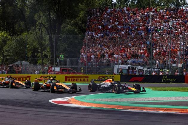 F1 - ITALIAN GRAND PRIX 2025 04 NORRIS Lando (gbr), McLaren F1 Team MCL39, action, 01 VERSTAPPEN Max (nld), Red Bull Racing RB21, action during the 2025 Formula 1 Pirelli Grand Premio d™Italia, 2025 Italian Grand Prix, 16th round of the 2025 FIA Formula One World Championship, WM, Weltmeisterschaft from September 5 to 7, 2025 on the Autodromo Nazionale Monza, in Monza, Italy - MonzaItaly Copyright: xFLORENTxGOODENx