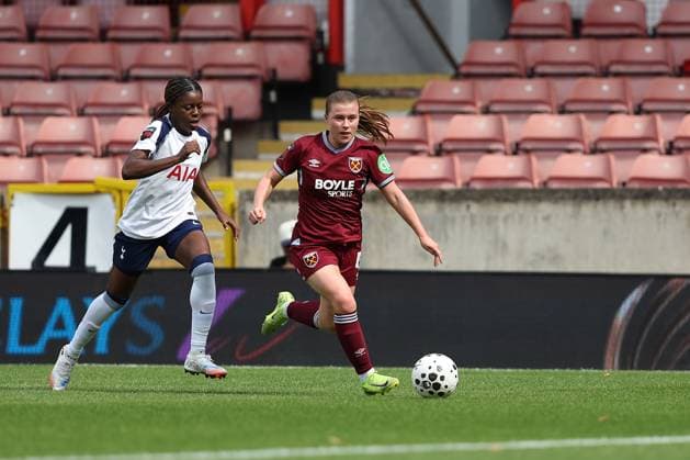 7th September 2025; Brisbane Road, London, England; Womens Super League Football, Tottenham Hotspur versus West Ham United; Oona Siren of West Ham United with the ball back to her own goalkeeper under pressure from Jessica Naz of Tottenham Hotspur  KatiexChan