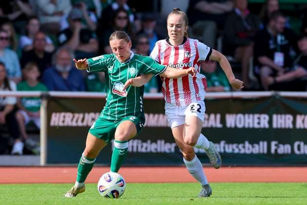 Chiara D Angelo Werder Bremen and Lisa Kolb SC Freiburg battle for the ball, Google Pixel Frauen Bundesliga, Werder Bremen vs SC Freiburg, Platz 11 am Weserstadion, September 7, 2025 in Bremen, Germany Photo by Marco Steinbrenner DeFodi Images Chiara D Angelo Werder Bremen and Lisa Kolb SC Freiburg battle for the ball, Google Pixel Womens Bundesliga, Werder Bremen vs SC Freiburg, Platz 11 am Weserstadion, September 7, 2025 in Bremen, Germany Photo by Marco Steinbrenner DeFodi Images DFB DFL REGULATIONS PROHIBIT ANY USE OF PHOTOGRAPHS AS IMAGE SEQUENCES AND OR QUASI VIDEO