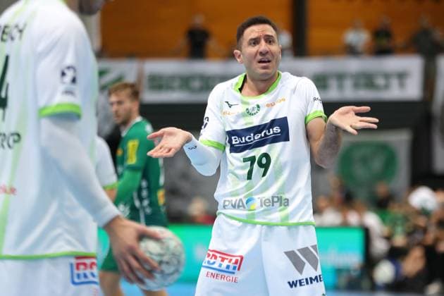 DAIKIN HBL SC DHfK Leipzig vs HSG Wetzlar, 07 09 25 Ahmed Nafea 79, HSG Wetzlar knows of nothing gesture, innocent handball, DAIKIN HBL, 1 Bundesliga, Season 2025 2026, Matchday 3 SC DHfK Leipzig vs HSG Wetzlar on 07 09 25 at the Quarterback Immobilien Arena Leipzig Copyright: xBEAUTIFULxSPORTS JanxKaeferx