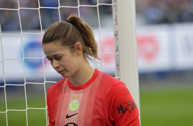 Stina Johannes VfL Wolfsburg Football, GER, Women, Ladies, Flyeralarm Womens Bundesliga, Season 2025 2026, Volksparkstadion, 1 Matchday Hamburger SV vs VfL Wolfsburg
