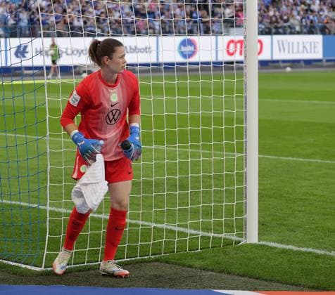 Stina Johannes VfL Wolfsburg Football, GER, Women, Ladies, Flyeralarm Womens Bundesliga, Season 2025 2026, Volksparkstadion, 1 Matchday Hamburger SV vs VfL Wolfsburg