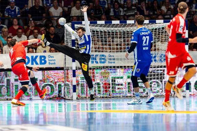 07 09 2025, GER, Handball, Men, Season 25 26, Daikin 1 Bl, 3 Matchday ThSV Eisenach MT Melsungen Ruben Marchan MT Melsungen Matija Spikic ThSV Eisenach,1 99817 Eisenach Werner Assmann Halle Am Sportp Thueringen Germany