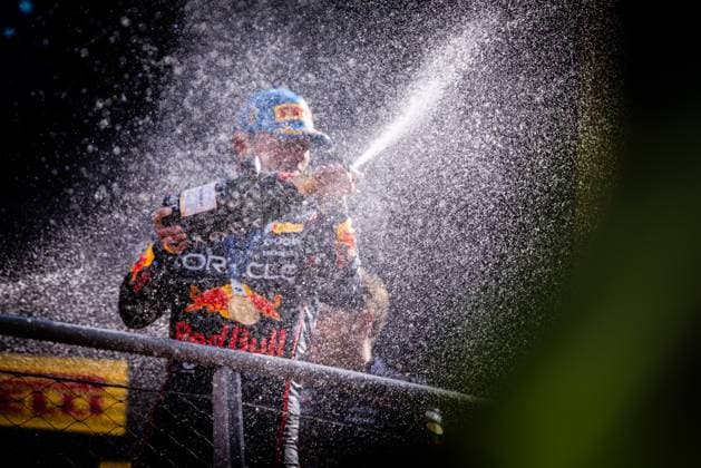 F1 ITALIAN GRAND PRIX SUNDAY Max Verstappen of the Netherlands and Oracle Red Bull Racing celebrates on podium with a champagne during the sunday s race of the F1 Grand Prix of Italy - Formula 1 Pirelli Gran Premio D Italia 2025 at Autodromo Nazionale Monza Circuit on September 07, 2025, in Monza, Italy. Copyright: xx 080A2416