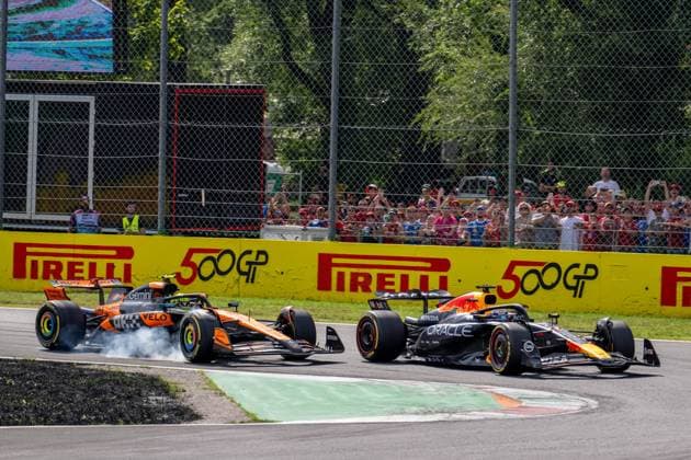 Formula 1 GP Italy Monza, Sunday, 07 09 2025 Max Verstappen 1, Oracle Red Bull Racing overtakes Lando Norris 4, McLaren Formula 1 Team Formula 1 GP Italy Monza, Sunday, 07 09 2025 Copyright: xBEAUTIFULxSPORTS Erlhofx
