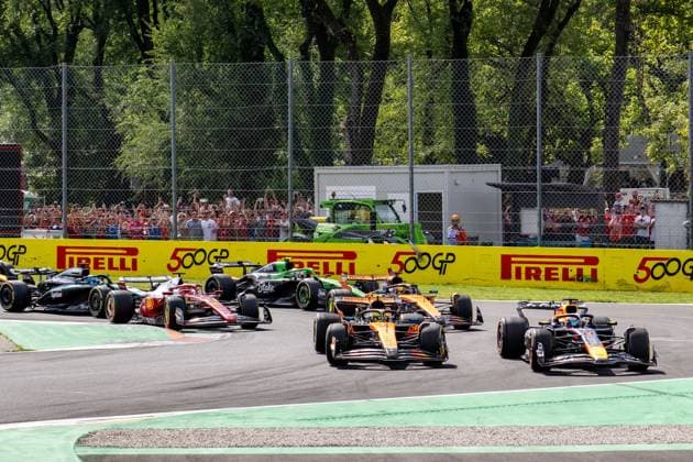 Formula 1 GP Italy Monza, Sunday, 07 09 2025 Race start Max Verstappen 1, Oracle Red Bull Racing and Lando Norris 4, McLaren Formula 1 Team and Oscar Piastri 81, McLaren Formula 1 Team and Charles Leclerc 16, Scuderia Ferrari Formula 1 GP Italy Monza, Sunday, 07 09 2025 Copyright: xBEAUTIFULxSPORTS Erlhofx