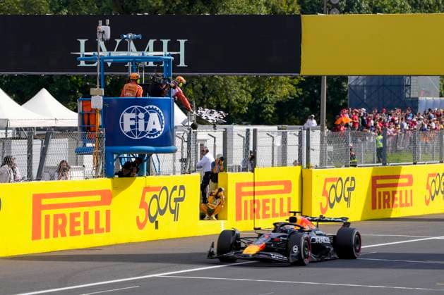 07 09 2025, Monza, Autodromo di Monza, Formula 1 Gran Premio d Italia Race, the checkered flag waves for 1 Max Verstappen Red Bull Racing Monza Autodromo di Monza Lombardy Italy Copyright: xJustPictures.ch JarixPestelaccix jp-en-JaPe-JP4_JAR_F1MonzaGP_Monza_7Sept2025_0094