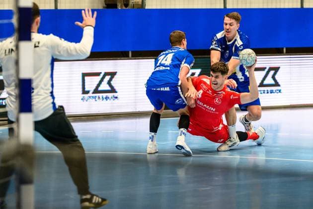 Vincent, Buechner left back, ThSV Eisenach, 74 , Nikolaj, Enderleit right back, MT Melsungen, 4 , Oskar Joelsson ThSV Eisenach, 3 , Matija, Spikic TW, ThSV Eisenach, 1 GER, Thuringia, ThSV Eisenach vs MT Melsungen, 1 Daikin Handballbundesliga, Handball, Matchday 3, Season 2025 2026, 07 09 2025 GER, Thuringia, ThSV Eisenach vs MT Melsungen, 1 Daikin Handballbundesliga, Handball, Matchday 3, Season 2025 2026, 07 09 2025 Eisenach Copyright: xEibner-Pressefoto MartinxHerbstx EP_MHT