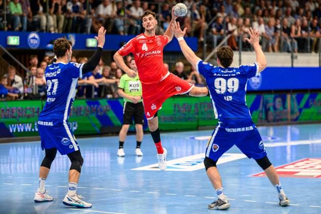 Philipp, Meyer Kreislaeufer, ThSV Eisenach, 27 , Nikolaj, Enderleit Rueckraum Rechts, MT Melsungen, 4 , Tillman, Leu Kreislaeufer, ThSV Eisenach, 99 GER, Thueringen, ThSV Eisenach vs MT Melsungen, 1 Daikin Handballbundesliga, Handball, Matchday 3, Season 2025 2026, 07 09 2025 GER, Thuringia, ThSV Eisenach vs MT Melsungen, 1 Daikin Handballbundesliga, Handball, Matchday 3, Season 2025 2026, 07 09 2025 Eisenach Copyright: xEibner-Pressefoto MartinxHerbstx EP_MHT