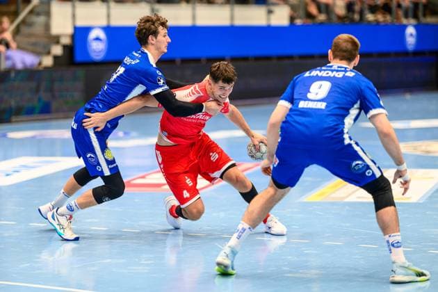 Philipp, Meyer Kreislaeufer, ThSV Eisenach, 27 , Nikolaj, Enderleit Rueckraum Rechts, MT Melsungen, 4 , Max Beneke ThSV Eisenach, 9 GER, Thuringia, ThSV Eisenach vs MT Melsungen, 1 Daikin Handballbundesliga, Handball, Matchday 3, Season 2025 2026, 07 09 2025 GER, Thuringia, ThSV Eisenach vs MT Melsungen, 1 Daikin Handballbundesliga, Handball, Matchday 3, Season 2025 2026, 07 09 2025 Eisenach Copyright: xEibner-Pressefoto MartinxHerbstx EP_MHT