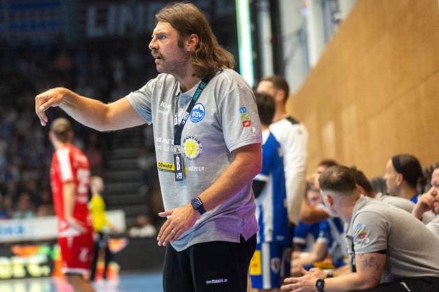Eisenach , 070925 , 1 Handball Bundesliga THSV Eisenach vs MT Melsungen In the picture coach Sebastian Hinze Eisenach